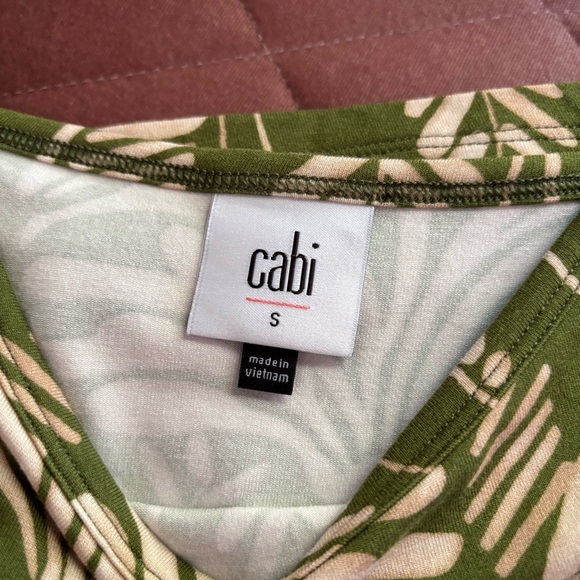 Cabi | green balcony cami palm print 6353 - Picture 4 of 5